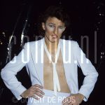 20-06-1979 The Tubes, Fee Waybill backstage at Congreshall at The Hague, The Netherlands.

[keywords]Posed, Eyecontact, Half Length[/keywords]